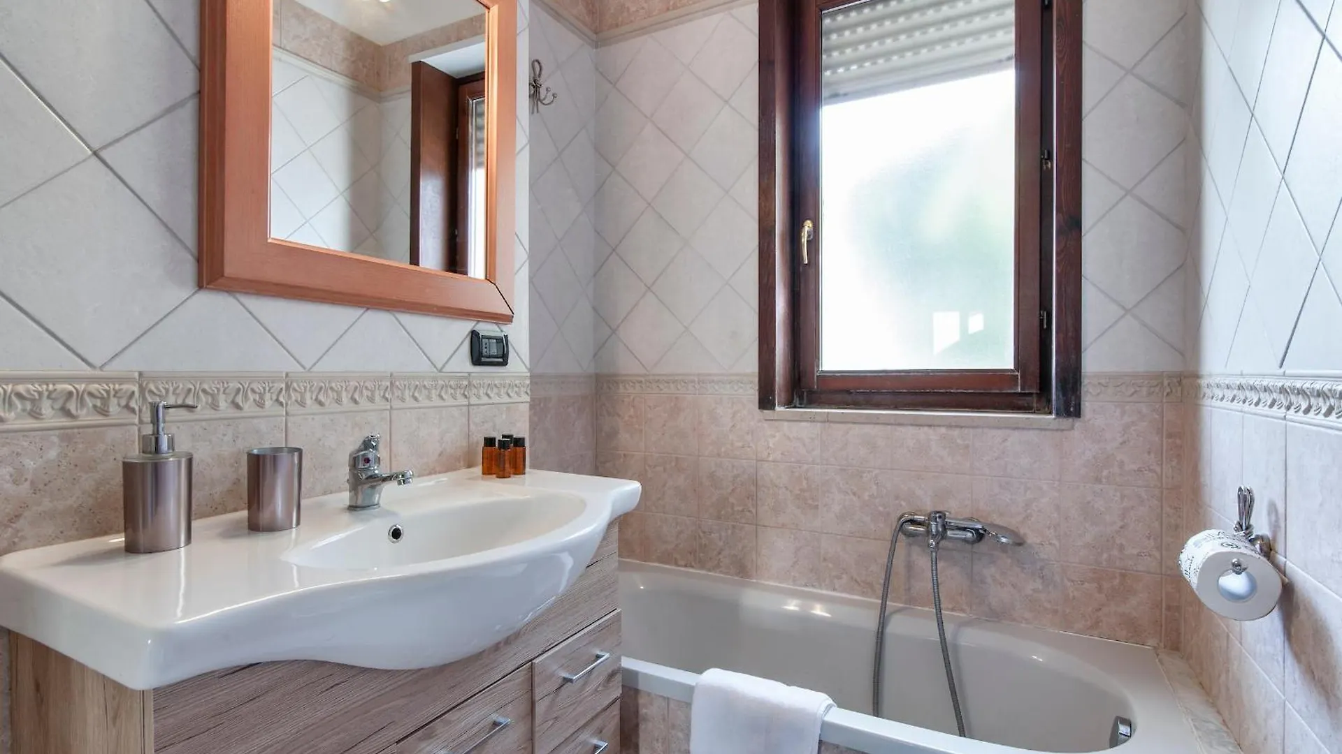 Le 2 Palme Family House - Lecce Selection Apartment 0*,  Italy